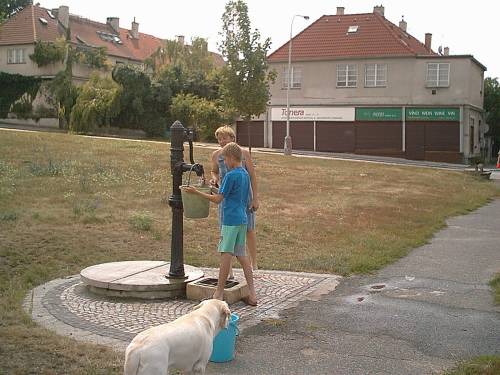 Star pumpa na Roztylskm nmst oila