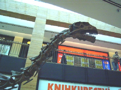 Vstava dinosaur v OC CHODOV