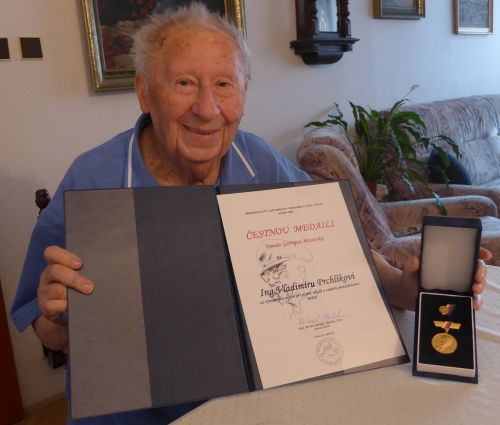 Vladimír Prchlík oceněný medailí TGM (foto: 21. 9. 2015) Vladimír Prchlík oceněný medailí TGM (foto: 21. 9. 2015)