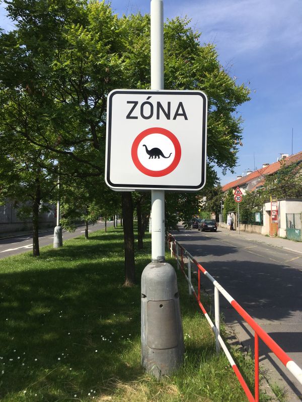 Dinosaui na Spoilov nesm