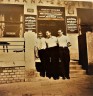 Otec Miroslav Malina (uprosted) s kamardy ped hlavnm vch